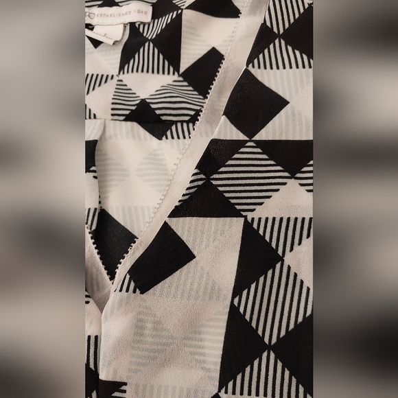 Cato Geometric Blouse Size L - Picture 4 of 10